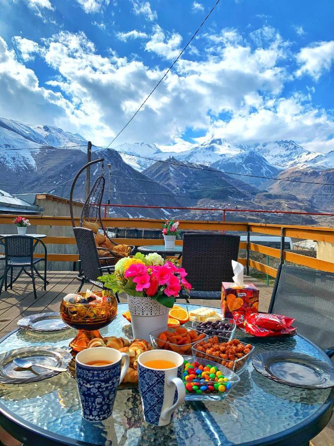 Hotel Elia Kazbegi Eksteriør bilde