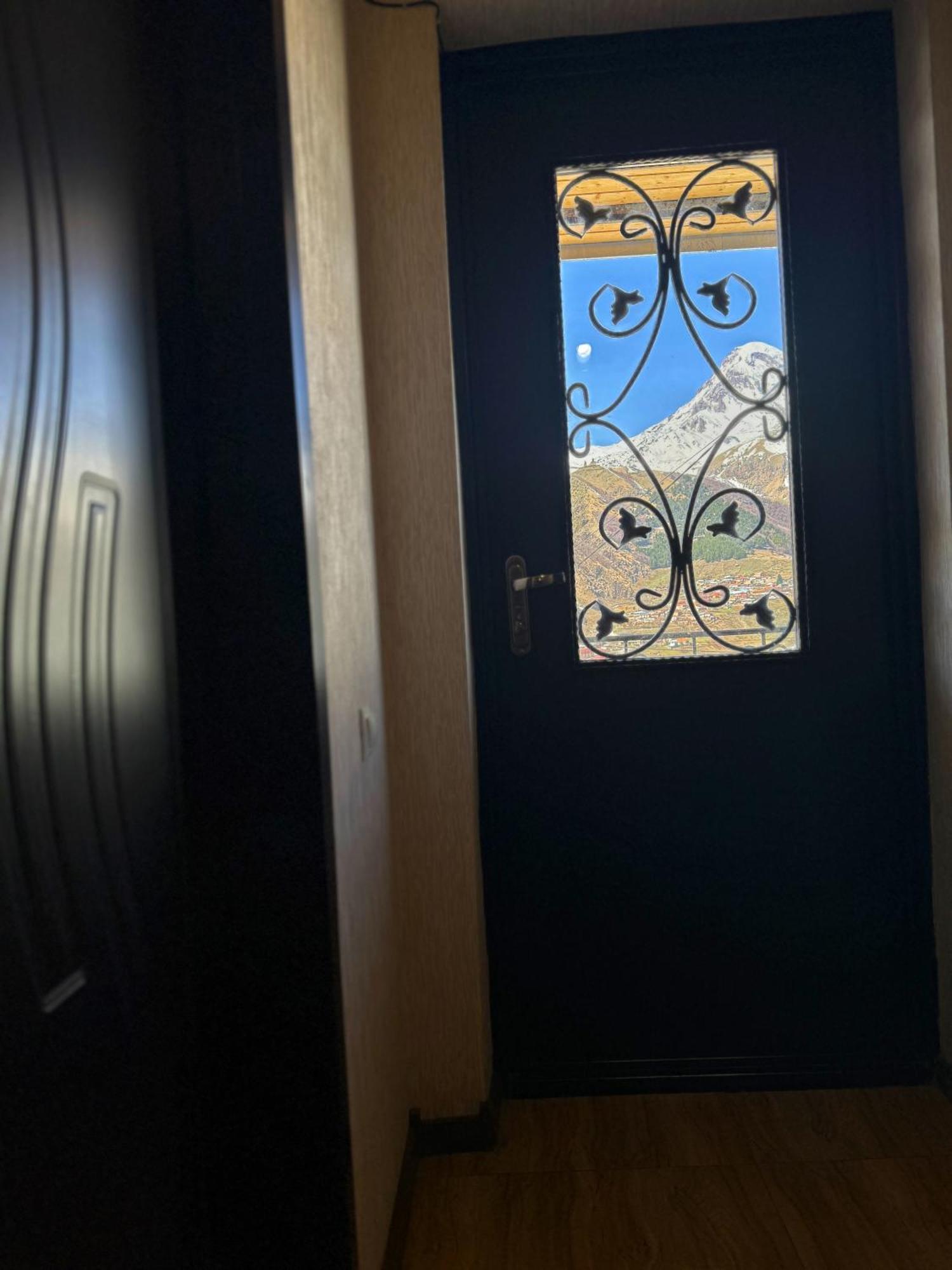 Hotel Elia Kazbegi Eksteriør bilde